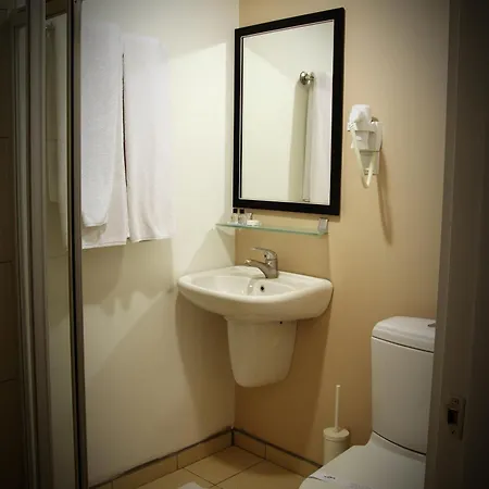 アパートホテル ファースト アンカラ